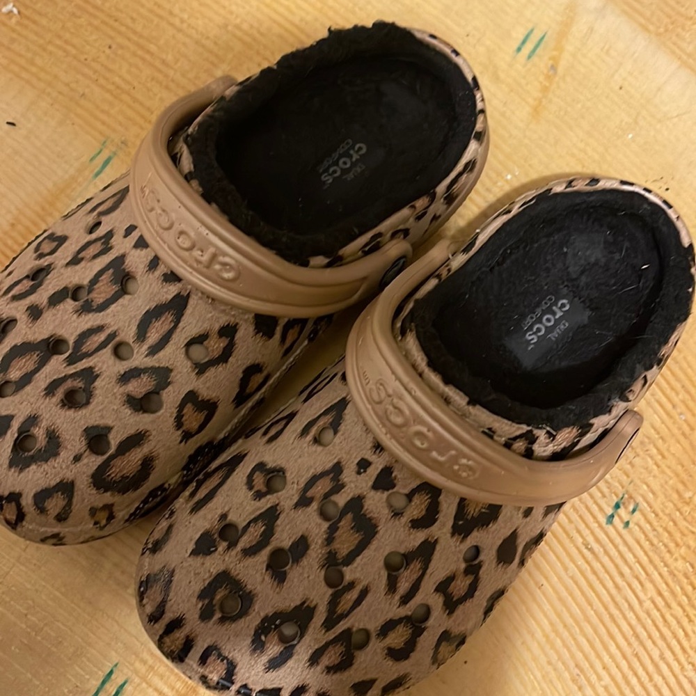 Leopard crocs